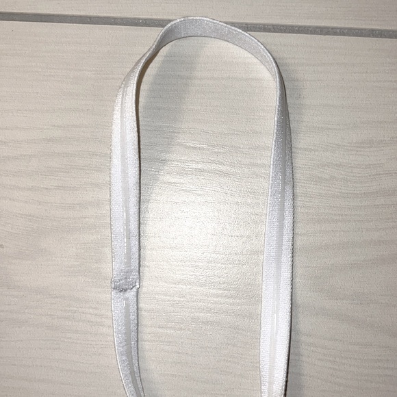 White Nike Thin Headband - Picture 3 of 3